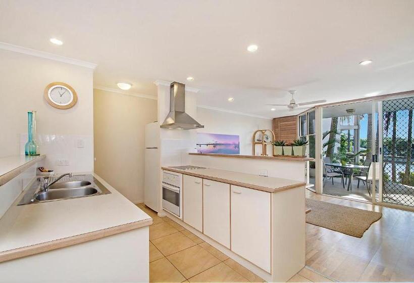 Вилла 2 Спальни, Portside Noosa Waters