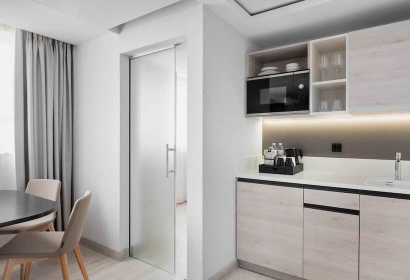 سوییت با چشم‌انداز دریا, Courtyard By Marriott Batumi