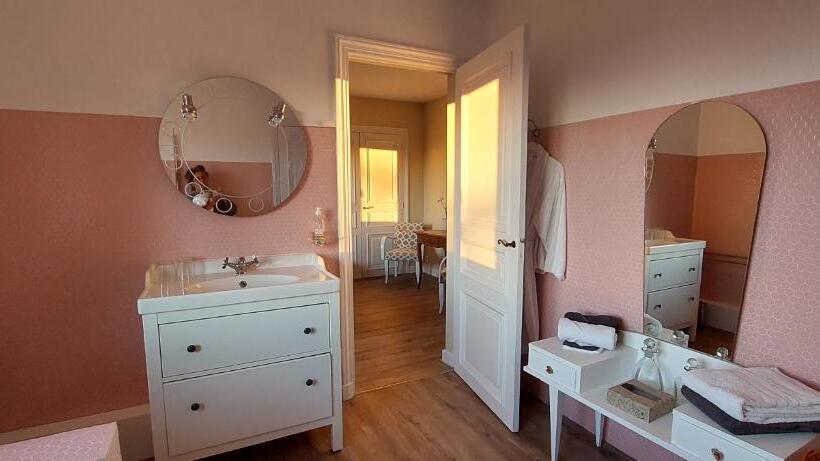 اتاق استاندارد, Chambres D Hotes Le Relais Globe Trotteur
