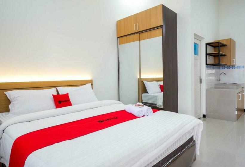 패밀리 룸, Reddoorz Near Terminal Tirtonadi 2