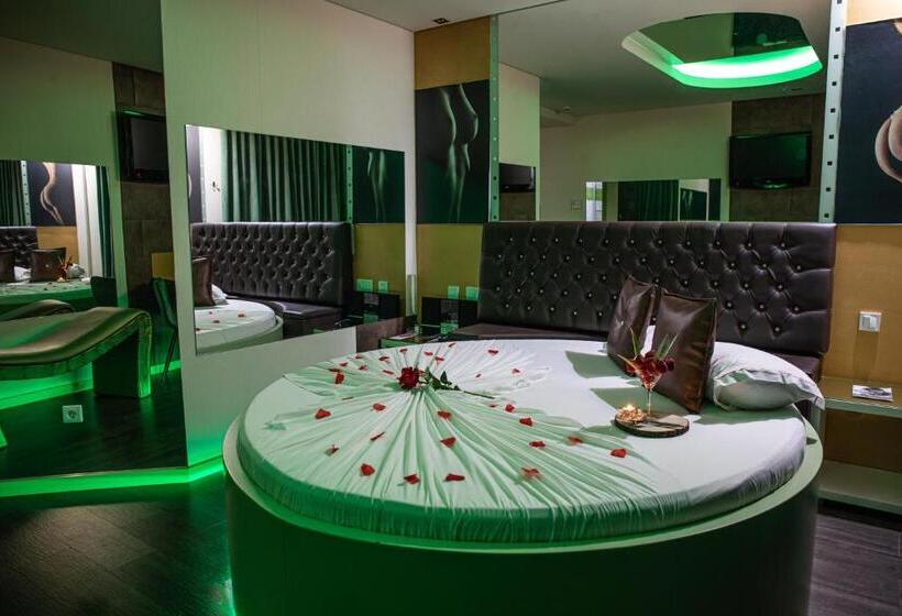 اتاق استاندارد, Motel Emoções