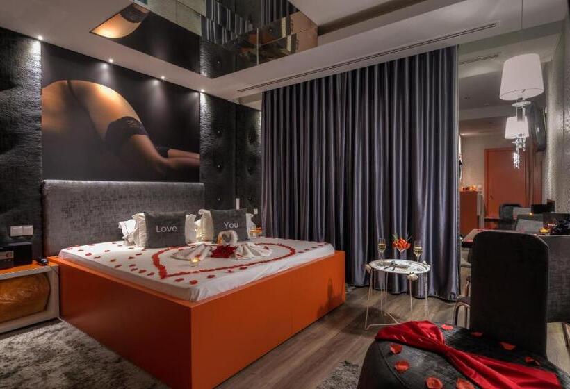 اتاق لوکس, Motel Emoções