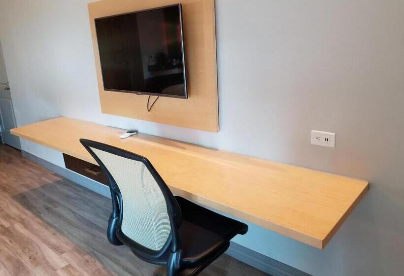 Люкс Кровать Кинг, Indigo Pittsburgh East Liberty, An Ihg