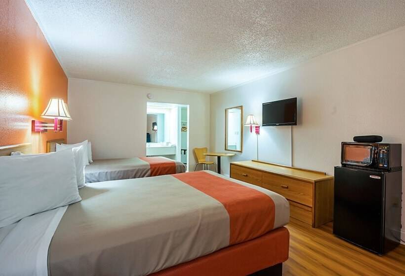 带2个双人床的标准工作室, Motel 6 Perry, Ga