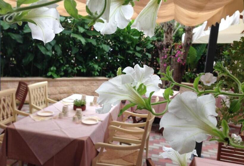اتاق لوکس با بالکن, Locanda Degli Artisti