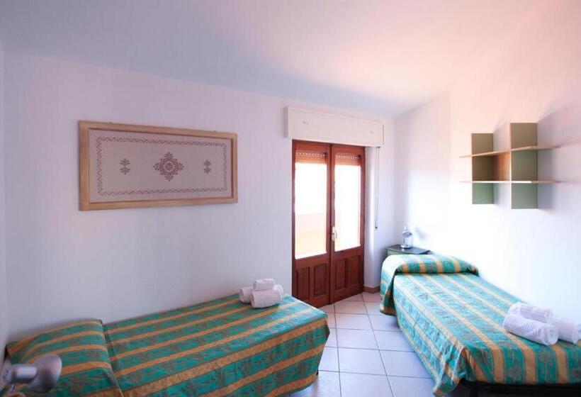 سوئیت 2 خوابه, Locanda Degli Artisti