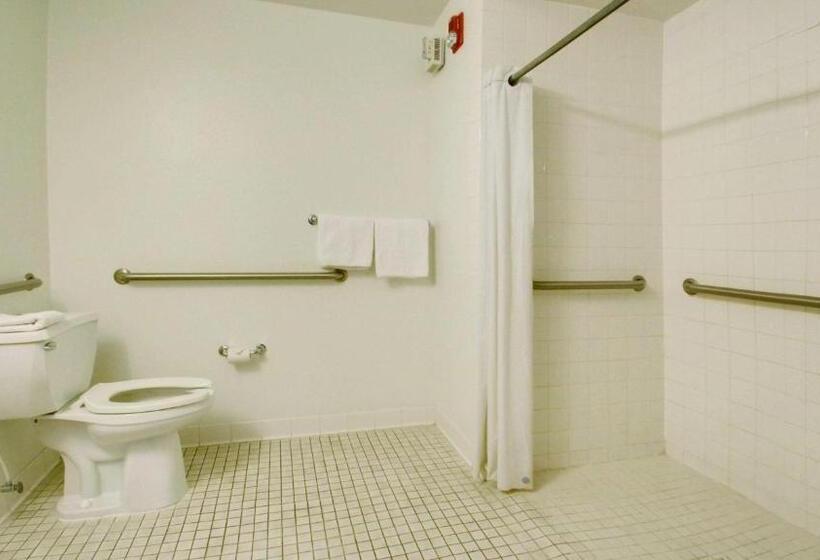 Номер Стандарт Адаптированный для Инвалидов, Motel 6 Lehi, Ut  Thanksgiving Point