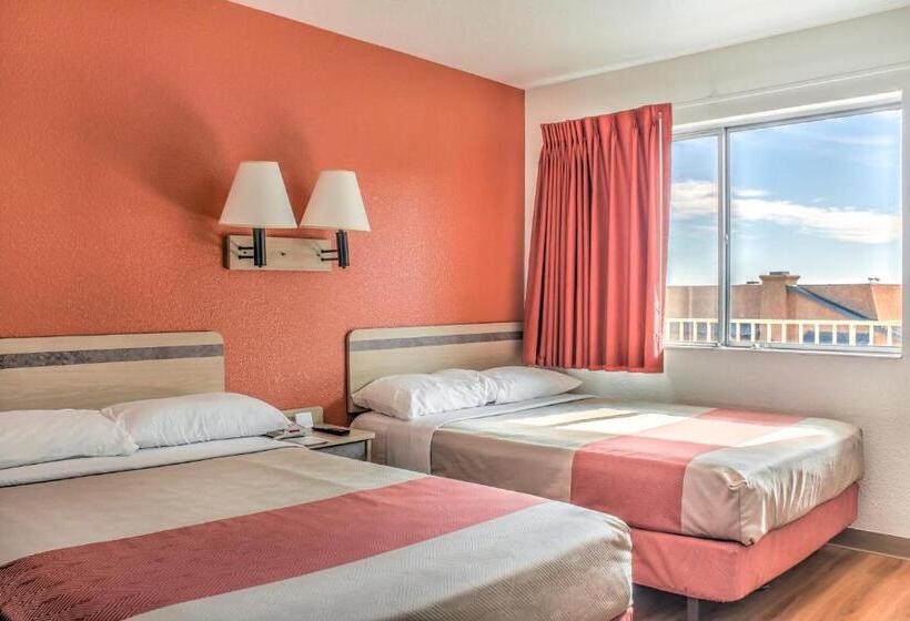 Номер Deluxe, Motel 6 Mojave, Ca