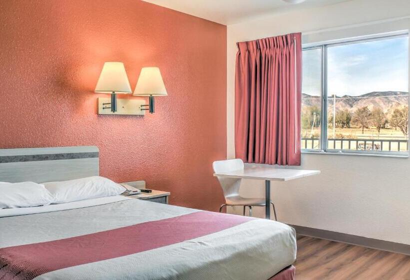 Номер Deluxe, Motel 6 Mojave, Ca