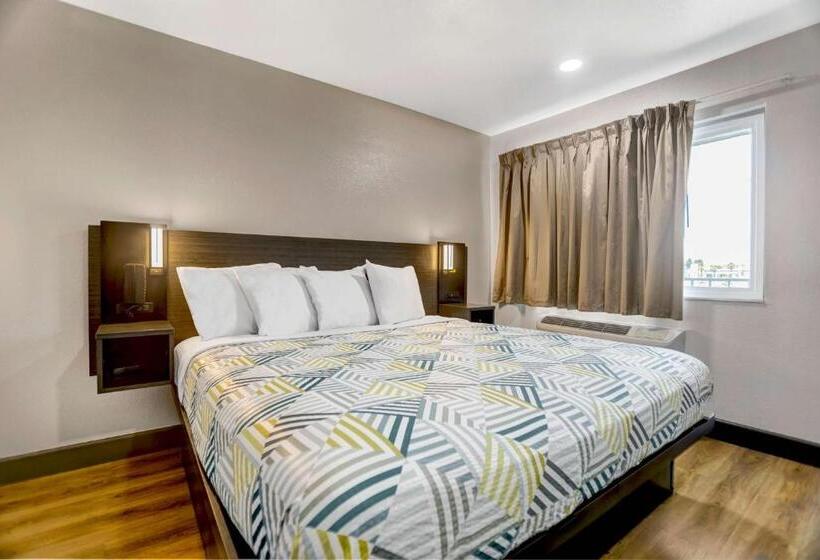 Номер Deluxe Кровать Кинг, Motel 6 San Bernardino, Ca   North