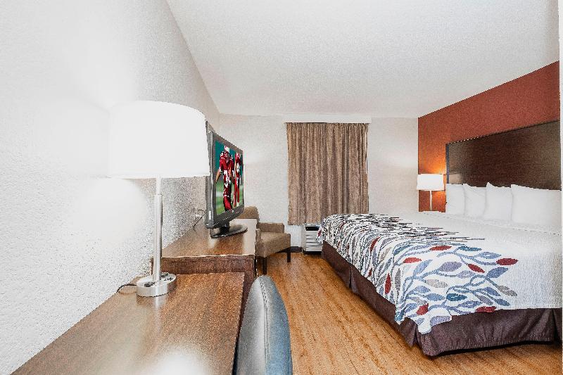 带大床的豪华间, Red Roof Inn Roanoke Rapids
