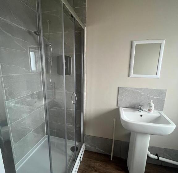 Quarto Estandar, Stay At 25
