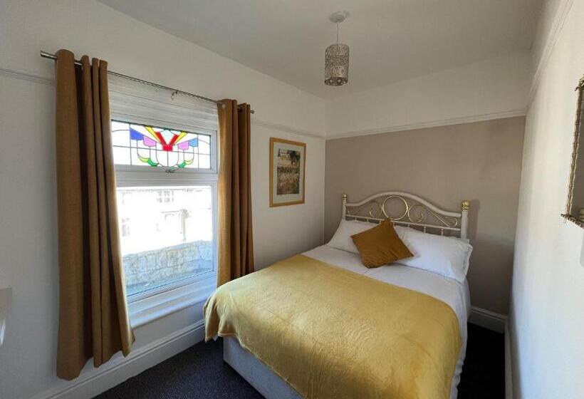 Quarto Quádruplo Estandar, Stay At 25