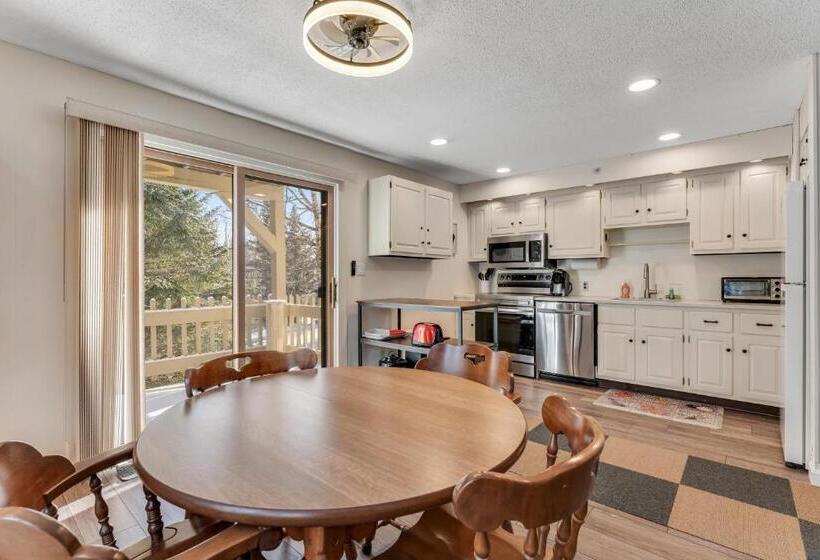 Апартаменты 1 Спальня, Bromley Mountain Condo