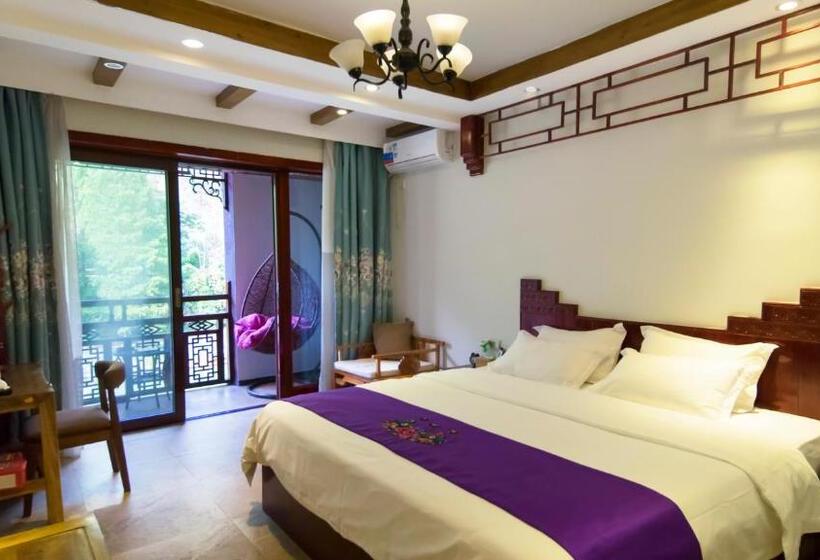 Стандартный Номер Кровать Кинг, Fenghuang Tujia Ethnic Minority River View