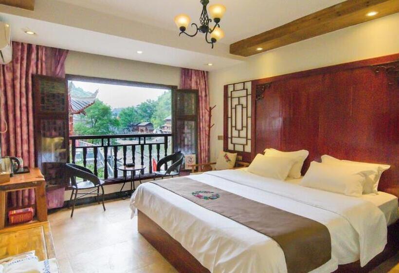 Стандартный Номер Кровать Кинг, Fenghuang Tujia Ethnic Minority River View