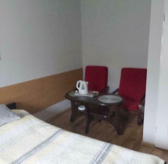 اتاق استاندارد, U Podnóża Kotarza