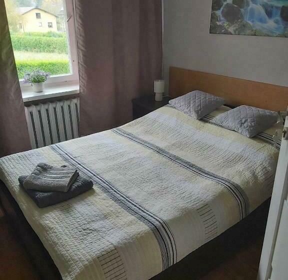 اتاق استاندارد, U Podnóża Kotarza