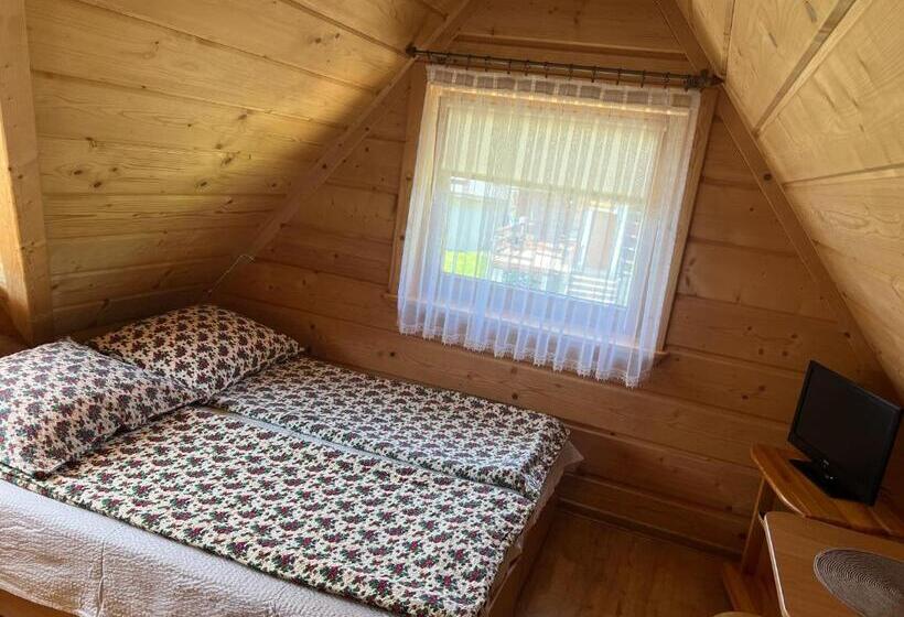 Quarto Estandar, Willa U Moni