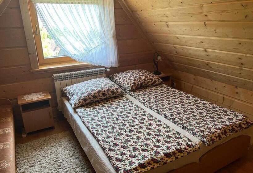 Quarto Triplo Estandar, Willa U Moni