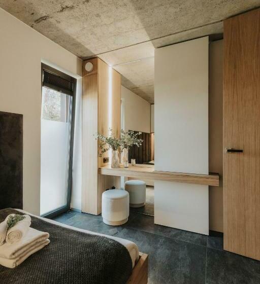 1 Bedroom Penthouse Apartment, Apartamenty Heyer