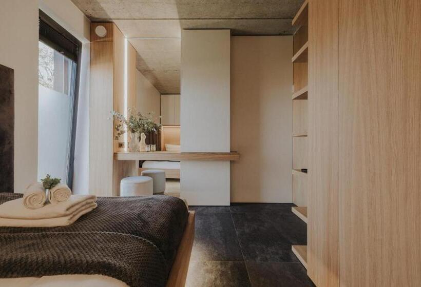1 Bedroom Penthouse Apartment, Apartamenty Heyer