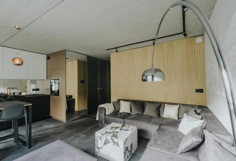 1 Bedroom Penthouse Apartment, Apartamenty Heyer