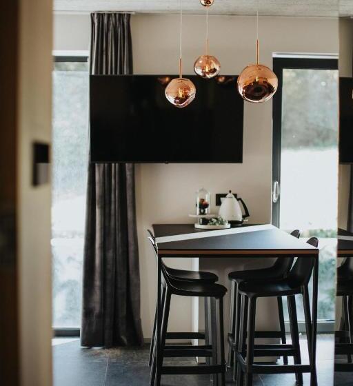 1 Bedroom Penthouse Apartment, Apartamenty Heyer