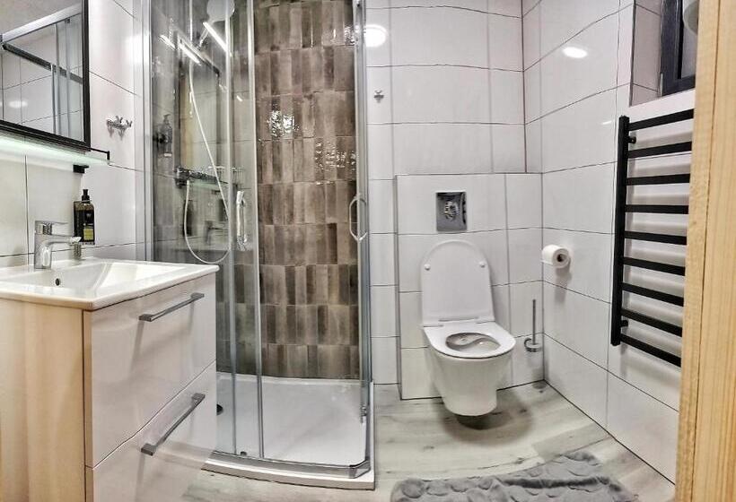 کلبه ییلاقی, Pokoje I Domki Na Szlaku