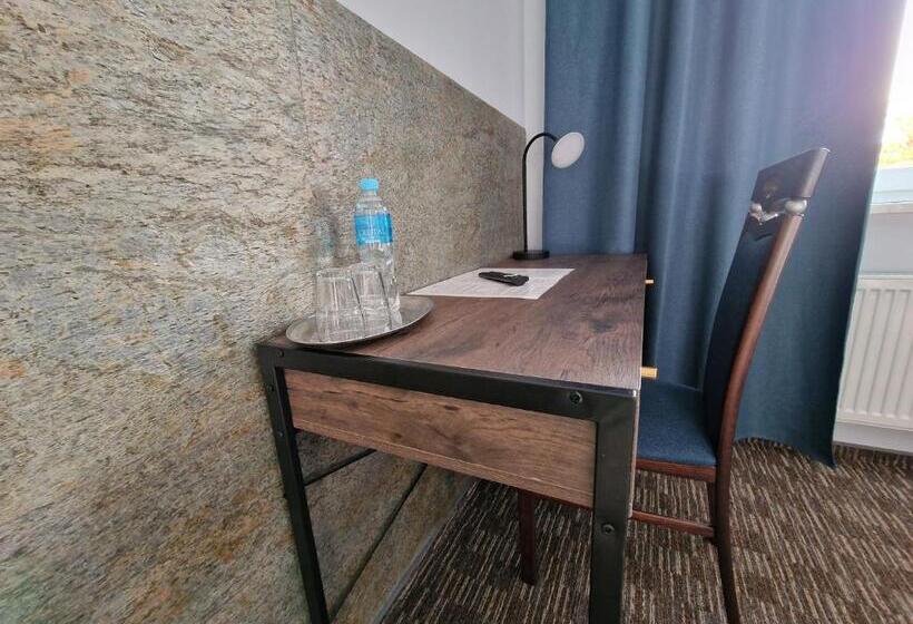 Номер Superior, Podróżnik