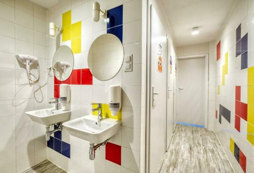 اتاق استاندارد با سرویس بهداشتی مشترک, Level Rooms