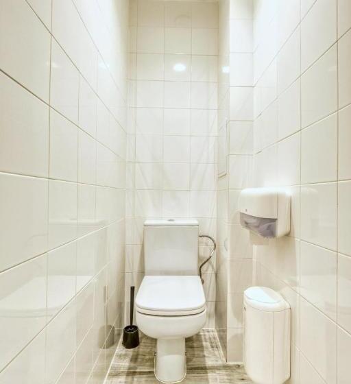 اتاق استاندارد با سرویس بهداشتی مشترک, Level Rooms