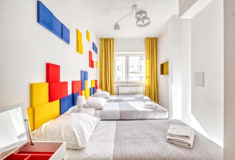 اتاق استاندارد سه نفره, Level Rooms