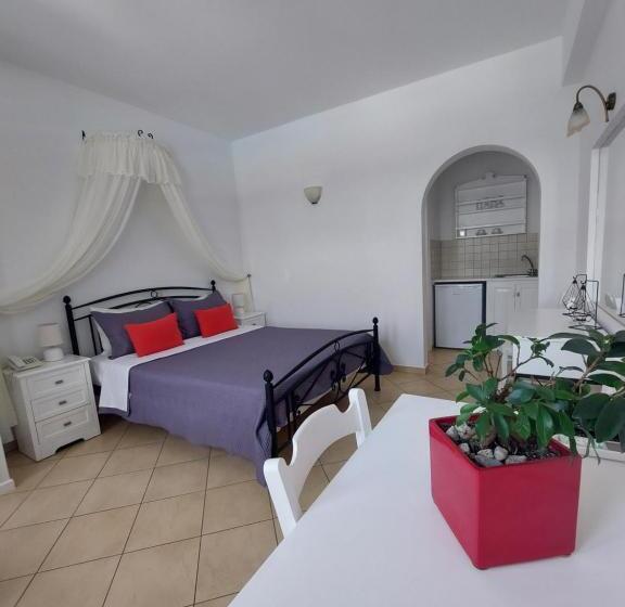 استودیوی استاندارد, Anthonas Apartments
