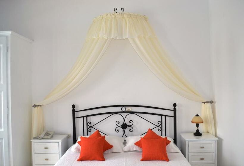 استودیوی استاندارد, Anthonas Apartments