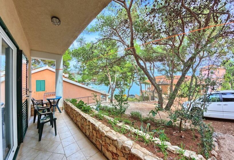 آپارتمان 1 خوابه با بالکن و چشم‌انداز دریا, Apartments Ruzmarin