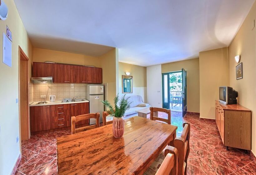 آپارتمان 2 خوابه با چشم‌انداز دریا, Apartments Ruzmarin