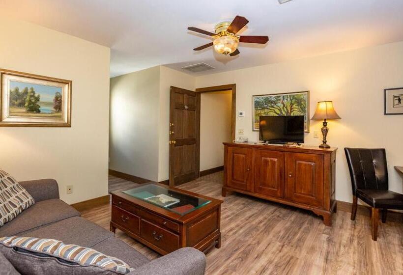 Suite Superior, Artists Colony