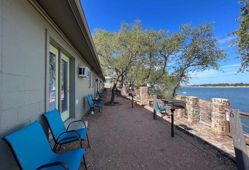 Suite with lake view, Painted Sky Inn