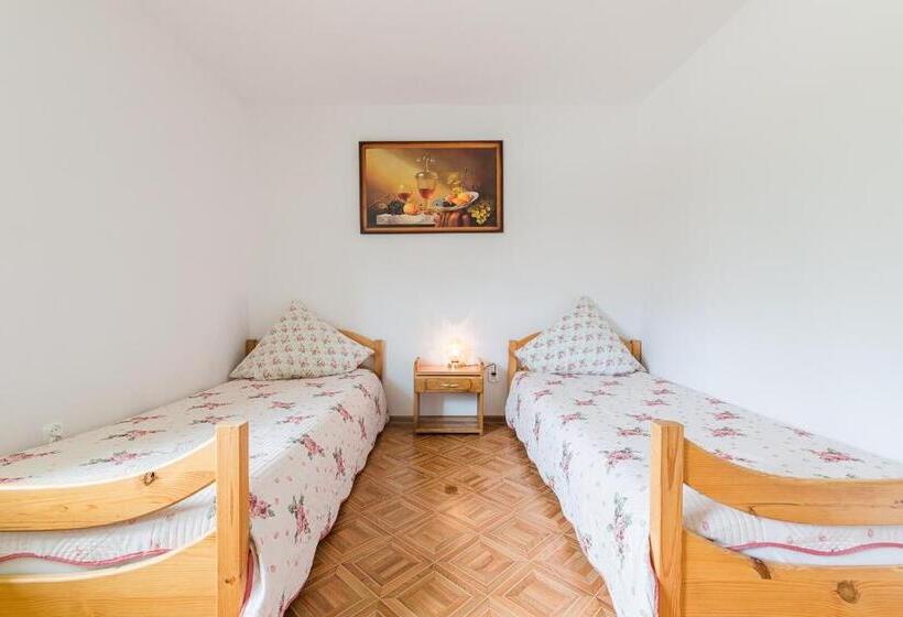 اتاق خانوادگی, Bieszczadzki Krakowiak 575 894 584 Lub 535 595 732