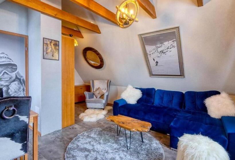 1 Bedroom Penthouse Apartment, Villa Delta Boutique