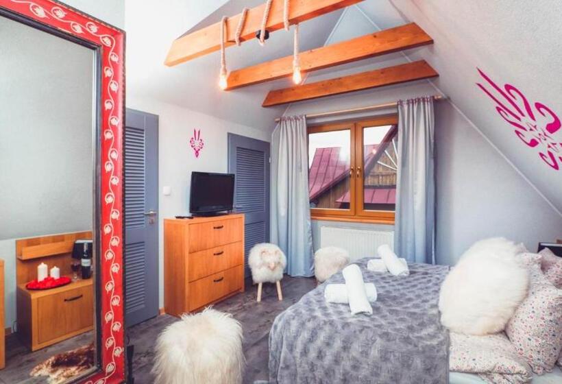 1 Bedroom Penthouse Apartment, Villa Delta Boutique