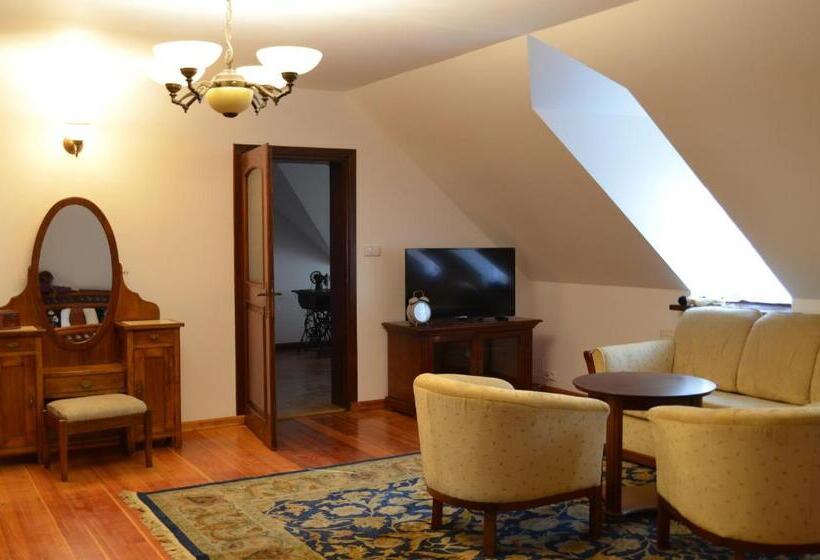 آپارتمان لوکس 1 خوابه, Apartamenty W Dworku Cheval