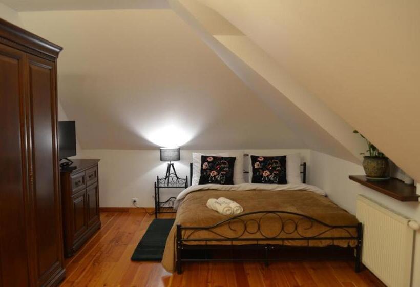 آپارتمان سوپریور 1 خوابه, Apartamenty W Dworku Cheval