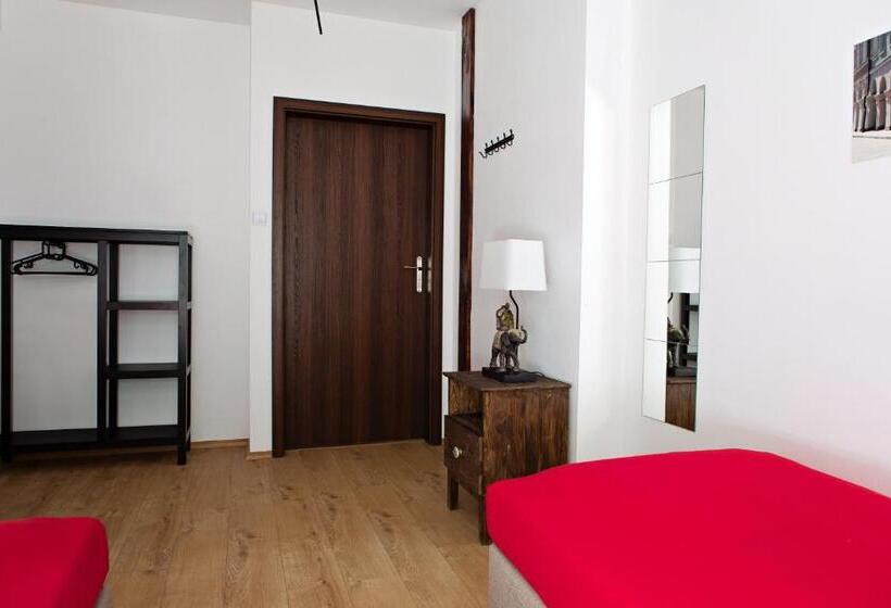 اتاق استاندارد با سرویس بهداشتی مشترک, Hostel Starówka