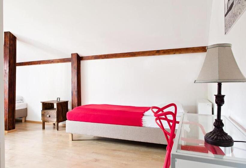 اتاق استاندارد با سرویس بهداشتی مشترک, Hostel Starówka