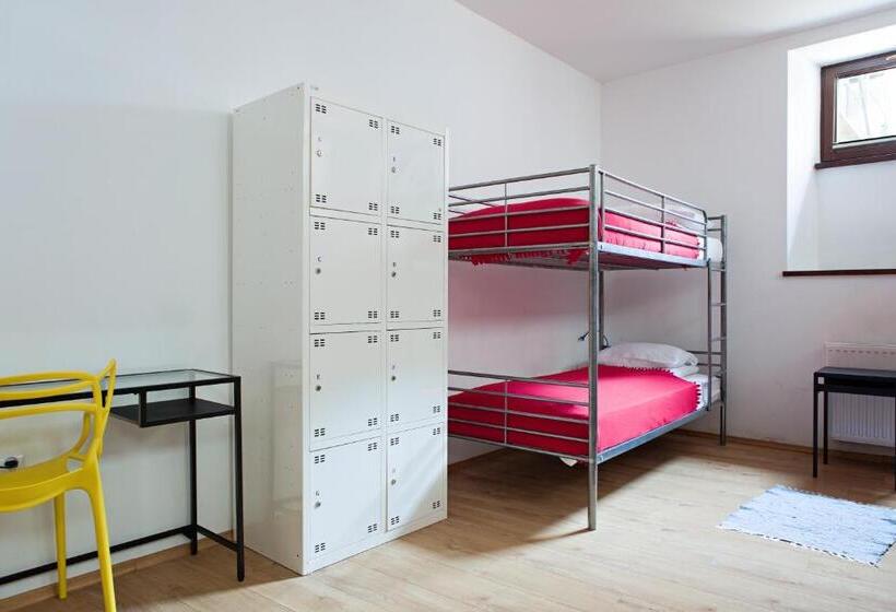 اتاق خانوادگی با سرویس بهداشتی مشترک, Hostel Starówka