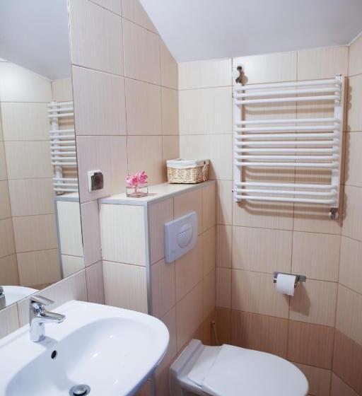 اتاق استاندارد چهارنفره با بالکن, Niech To Szlak B&b