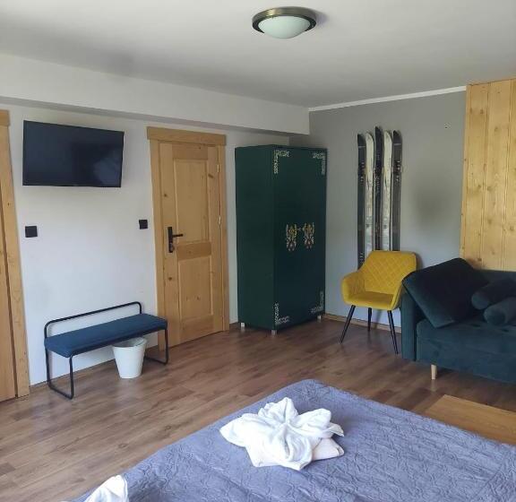 اتاق استاندارد چهار تخته, Niech To Szlak B&b