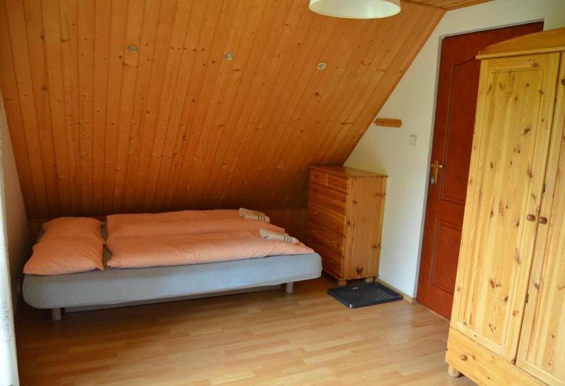 غرفة قياسية رباعية حمام مشترك, Jałowcówka Centrum Aktywności Psychoruchowej